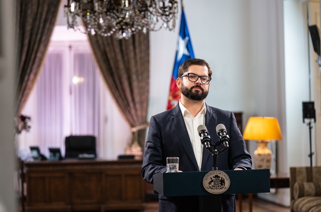 Encuesta Cadem: Desaprobación Del Presidente Gabriel Boric Sube Al 60% ...