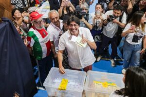 Daniel Jadue en local de votación tras caótica llegada:  “Sé que vamos a tener una gran victoria hoy”